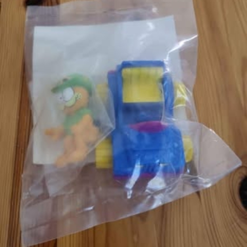 Garfield 1989 McDonalds Happy Meals Toy. Jeep 4x4 - New - Sealed Vintage